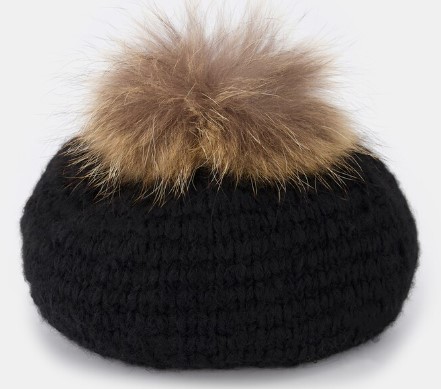 Boina de punto en negro con pompón de pelo