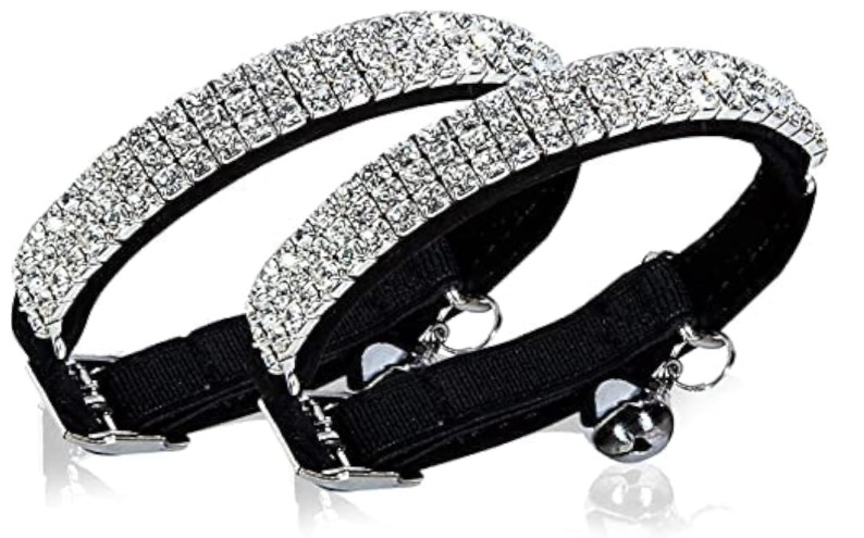 CHUKCHI Collar ajustable de terciopelo suave seguro para gatos, diamantes brillantes con campanas