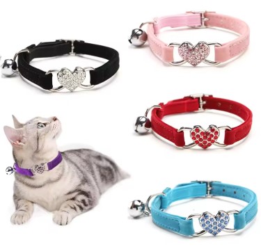 Collar de gato con dije de corazón y campana, elástico de seguridad ajustable con Material de terciopelo suave